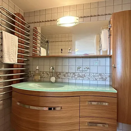 Holiday home Maison Confortable Face A La Mer, 7 Couchages, Terrasse, Jardin, Wifi, Parking, Animaux Acceptes - Fr-1-224b-211